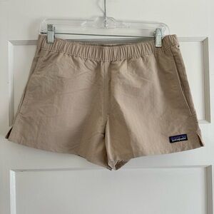 Patagonia W’s Barely Baggies Shorts in Khaki